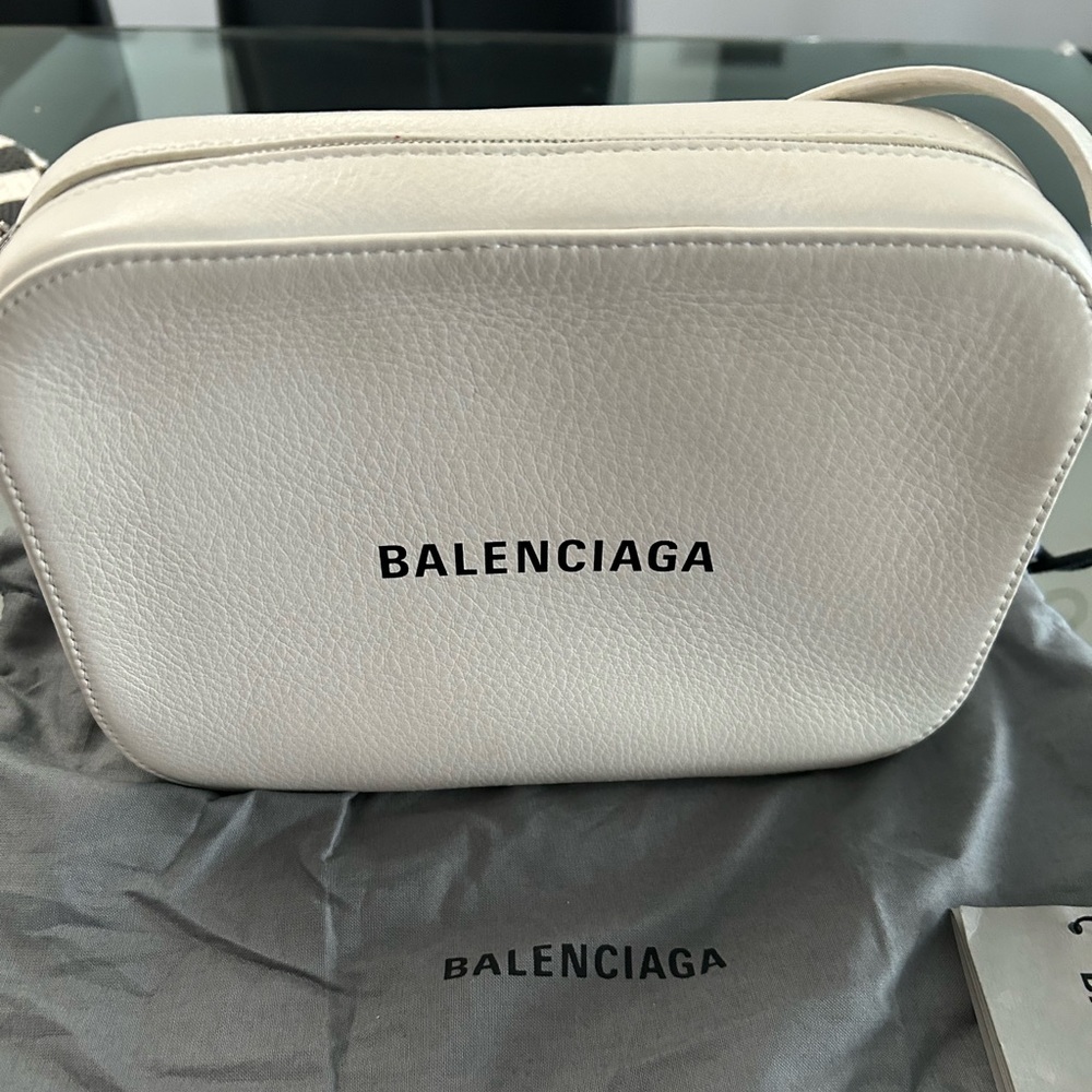 Balenciaga Cream Crossbody Bag - Picture 2 of 8